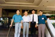 我国草原科学工作者在国际草原大会期间,(左起)金启宏博士、作者、李永宏博士、肖向明博士